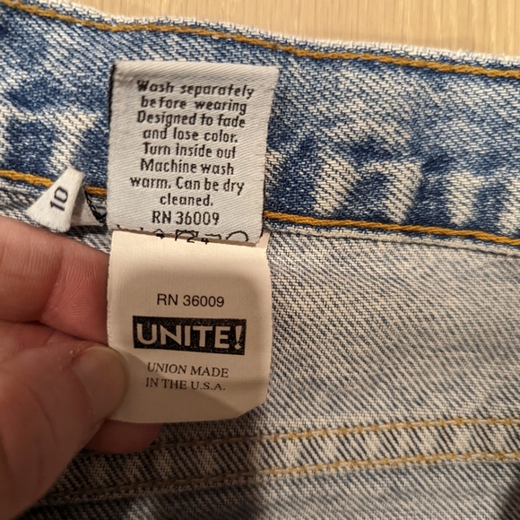 Vintage Calvin Klein cut offs - Picture 8 of 8